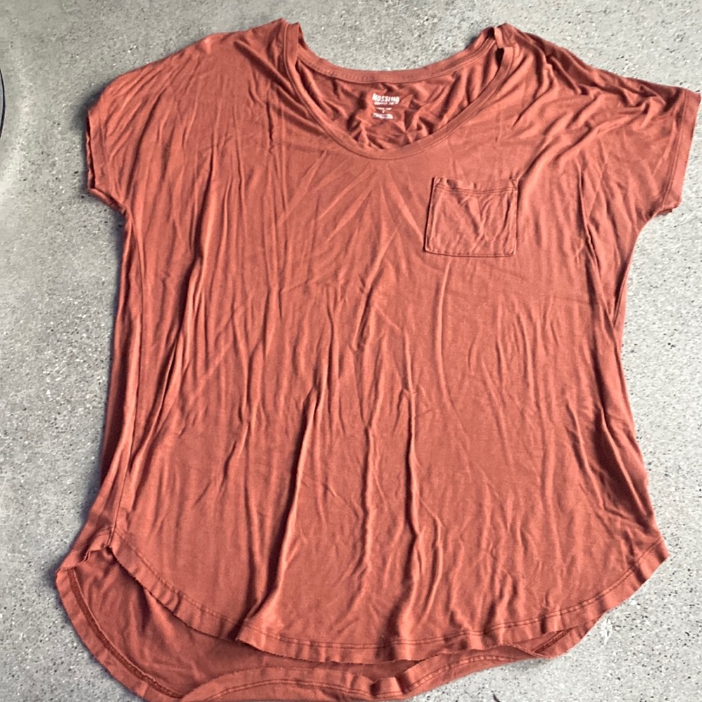 Mossimo Burnt Orange Short Sleeve Tee. Size Small.